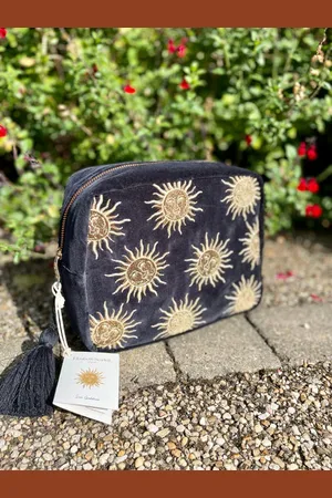 ELIZABETH SCARLETT X Lark Sun Goddess Wash Bag