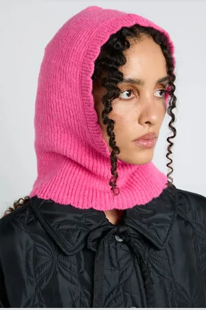Damson Madder Scalloped Edge Hood In