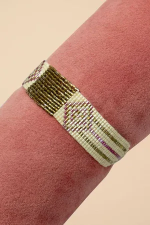 Pink Powder Beaded Bracelet Medium - Pink Diamonds/ Bar