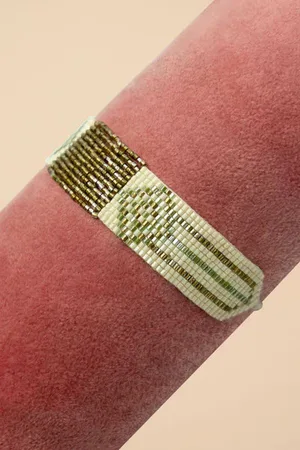 Pink Powder Beaded Bracelet Medium - Olive Diamonds/