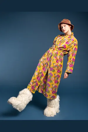 Les Touristes Luxury Velvet Dressing Gown, Mellow Gold - - One Size, Adult.