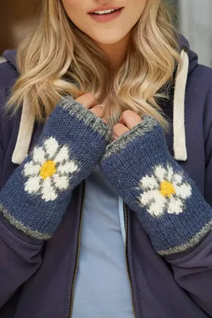 Pachamama Daisy Handwarmer In