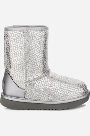 UGG ® Classic II Gel Hearts Boot in Grey, Size 5, Leather/Polyester/Wool
