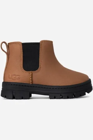 UGG ® Ashton Chelsea Boot in Brown, Size 8, Leather/Polyester