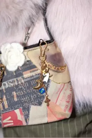 Urban Outfitters Dakota Keyring