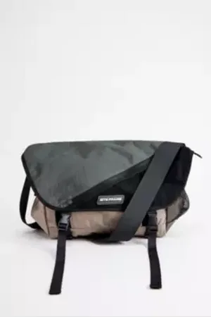 iets frans... Iets frans. Sports Messenger Bag