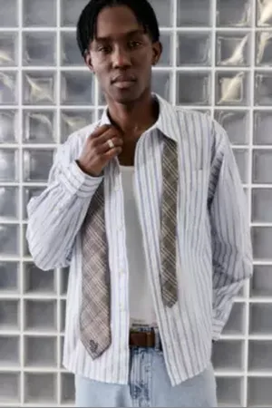 iets frans... Iets frans. Check Tie at Urban Outfitters