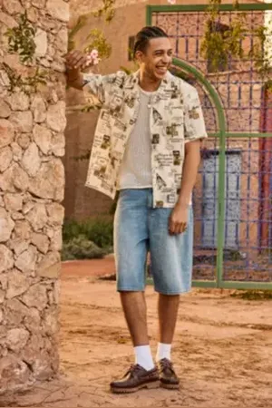 Urban Outfitters UO Case Seersucker Short Sleeve Shirt