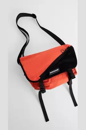 iets frans... Iets frans. Sport Messenger Bag