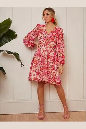Chi Chi London Dresses for Women on sale - Outlet