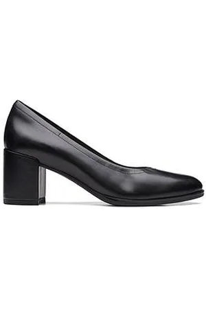 Clarks Freva55 Court Wide Fit Shoes