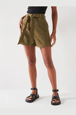 Very Belted Casual Shorts