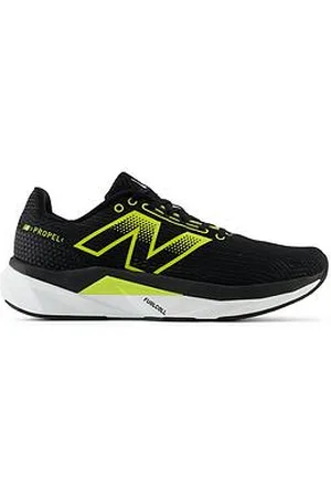 New Balance Mens Running Fuelcell Propel V5 Trainers