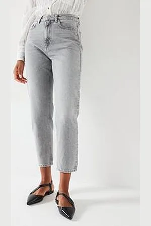 Very High Waist Mom Jeans