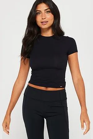 Dorina Noa Fits Everyone Short Sleeved Top