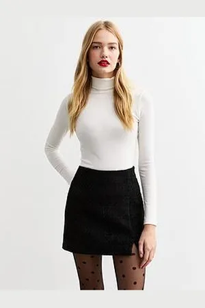 New Look Slit Hem Boucle Mini Skirt