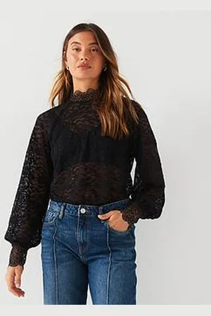 Very High Neck Lace Shell Top