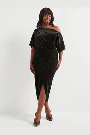 Very Off The Shoulder Stretch Velvet Midi Dress