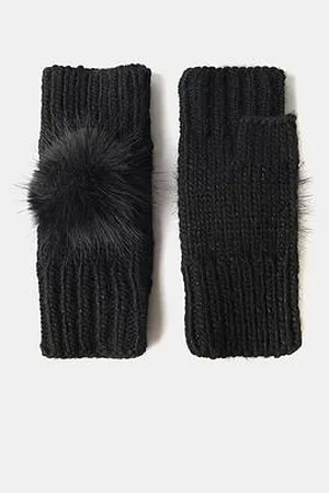 mint&berry Fur Pom Hand Warmers