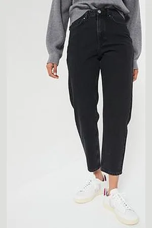 Very High Rise Mom Jeans