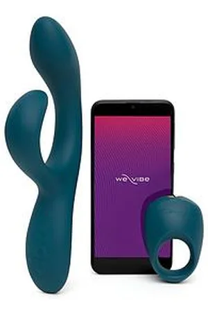 LoveHoney We-Vibe Date Night Gift Set