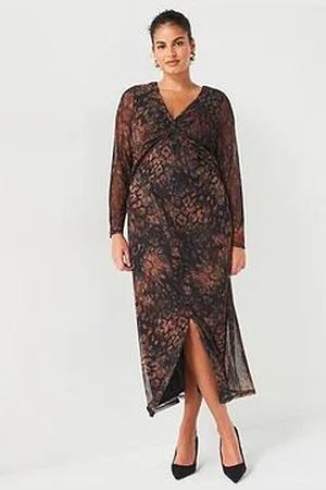 Very Mesh Twist Midi Dress