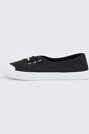 Everyday Basic Standard Fit Elastic Lace Pump