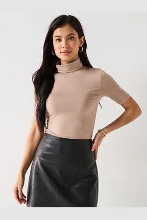 Very Turtleneck Half Sleeve Top