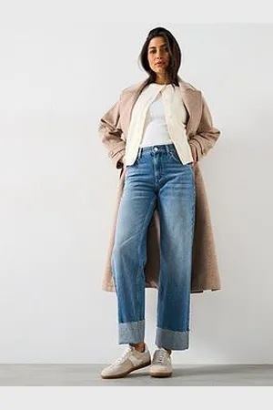 VERO MODA Straight Leg Fold Up Jean - Medium