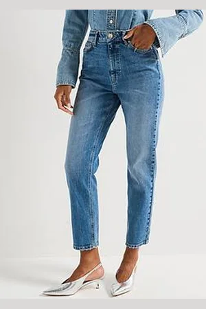 Everyday Basic Comfort Girlfriend Straight Leg Jeans