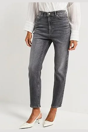 Everyday Basic Comfort Girlfriend Straight Leg Jeans