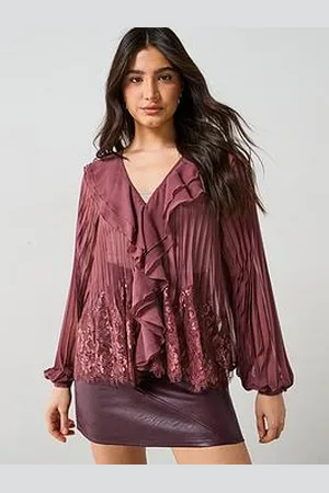 Very Lace Hem Pleated Blouse