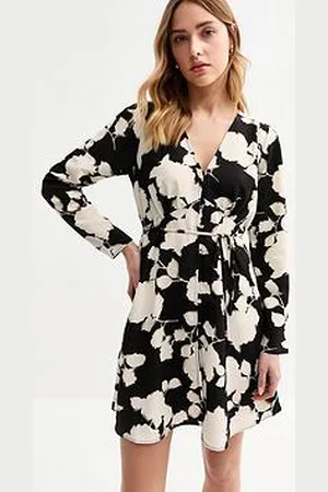 New Look Blurred Floral Print Mini Shirt Dress