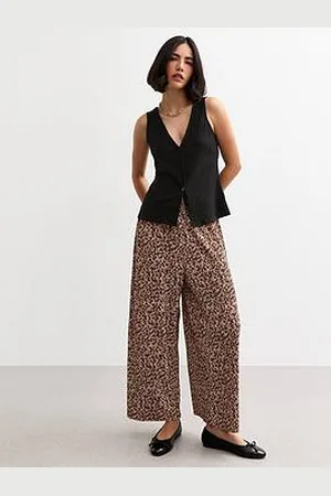 New Look Leopard Print Plisse Pleat Crop Trousers