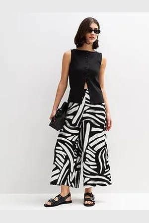 New Look Asher Abstract Cropped Wide Leg Trouser