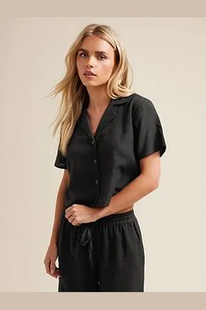 PixieGirl Petite Short Sleeve Crop Shirt
