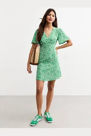 New Look Floral Print Flutter Sleeve Mini Dress