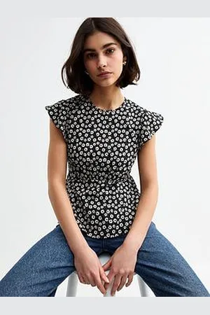 New Look Ruffled Sleeve Floral Print Top