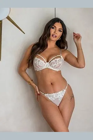 Pour Moi India Bold Floral Embroidery Thong