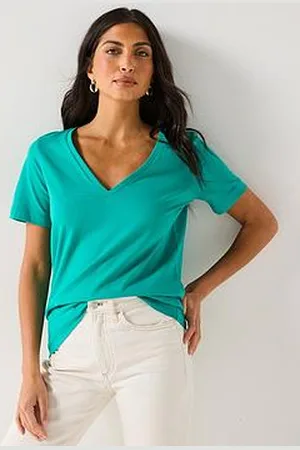 Everyday Basic The Essential V Neck T-Shirt