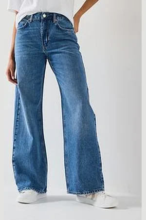 Very Low Slung Baggy Jeans