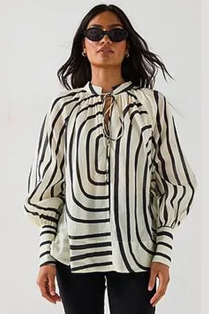 Very Oversized Tie Stripe Blouse