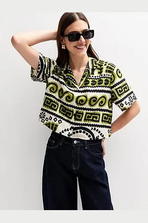 New Look Pattern Print Cropped Shirt