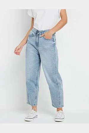 M&Co Petite Tapered Jean