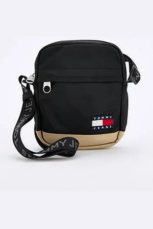 Tommy Hilfiger Essential Daily Squared Reporter Crossover Bag