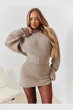 In The Style Perrie Sian Crew Neck Elastic Waistband Knit Mini Dress - Mocha