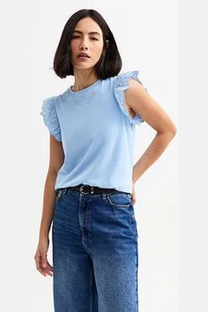 New Look Broderie Anglaise Trim Vest