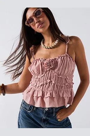 Very Corsage Ruffle Cami