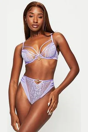 Ann Summers Compelling Non Padded Plunge Bra