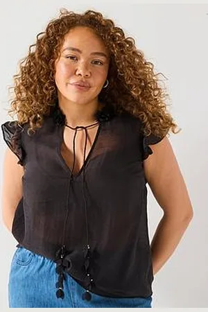 Very Sleeveless Floral Neck Trim Blouse